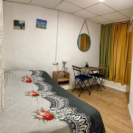 Dotan'S Boutique Guesthouse - By The Beach! Тель-Авів Екстер'єр фото